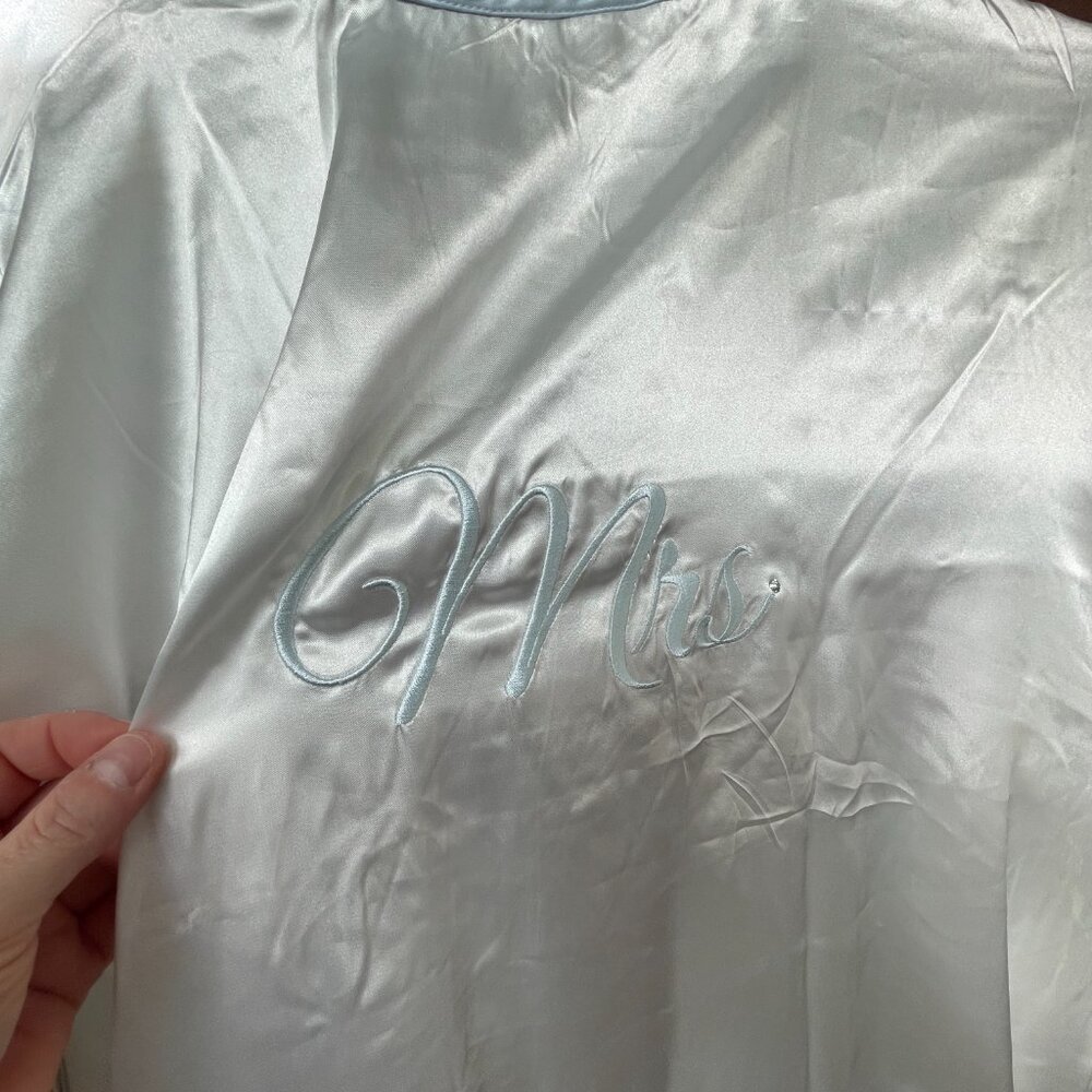 NWT  Bride Robe - Picture 9 of 16